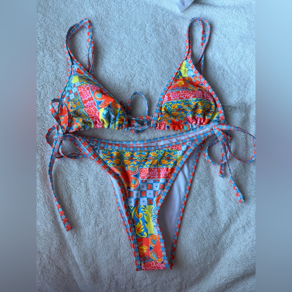 Colorful bikini set
